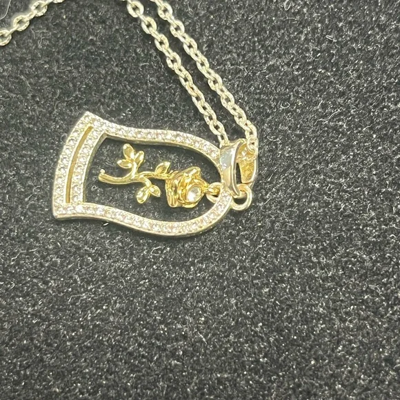 Disney Beauty and the Beast necklace. - Picture 3 of 5